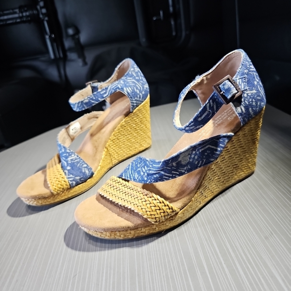 TOMS Blue Wicker Weave Ankle Strap Womens Wedge Open Toe Sandals Shoes Size 6.5
